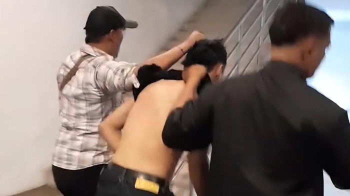 Pria di Bogor Nyaris Diamuk Massa Setelah Diduga Mencopet Ponsel di Acara Klub Vespa